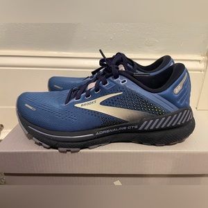 Brooks Adrenaline GTS 22 | W6